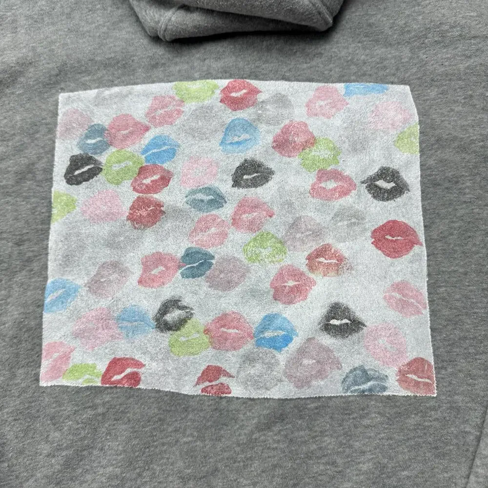 Nike Hoodie Womens Small Gray Fleece Pullover Kiss Lips Graphic Valentine Love
